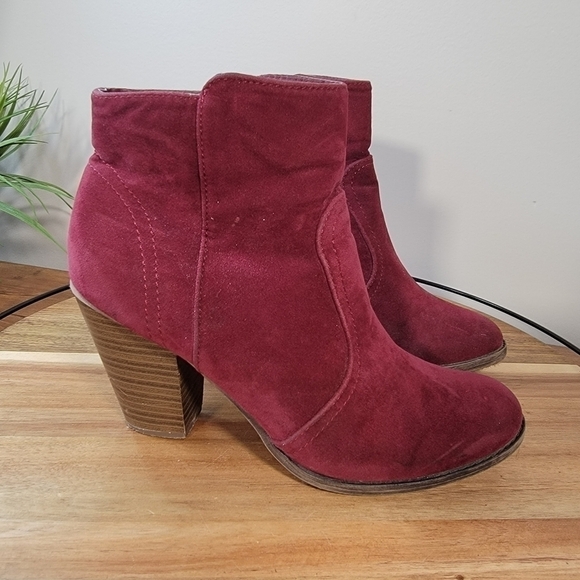 Breckellle's Wine / Maroon Colored Heather Ankle Booties vegan Size 8.5 - Picture 3 of 16